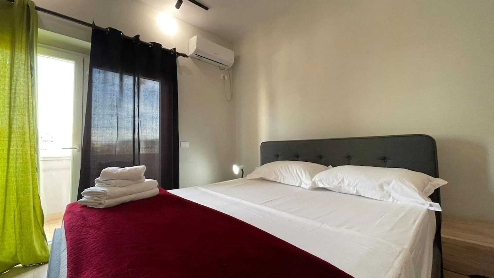 Kadare City-Center Apartment With Balcony Tirana