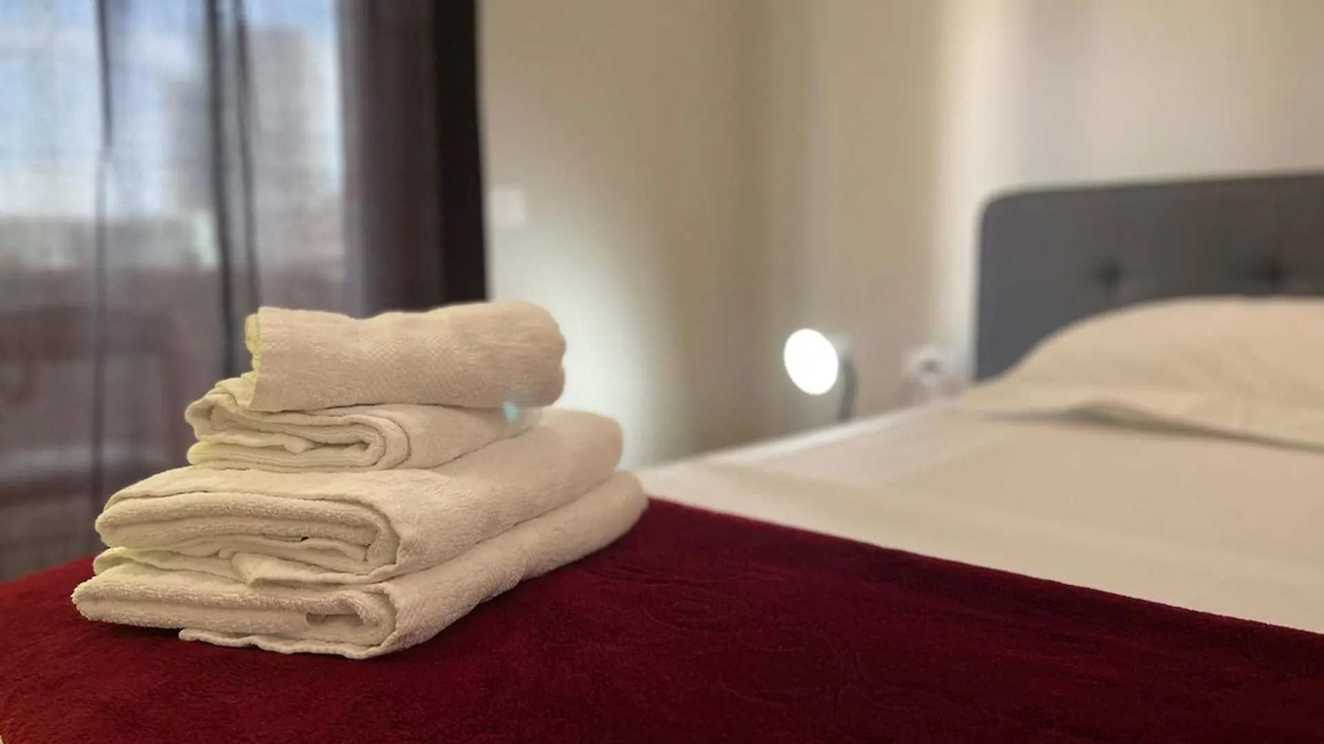 Kadare City-Center Apartment With Balcony Tirana Albania