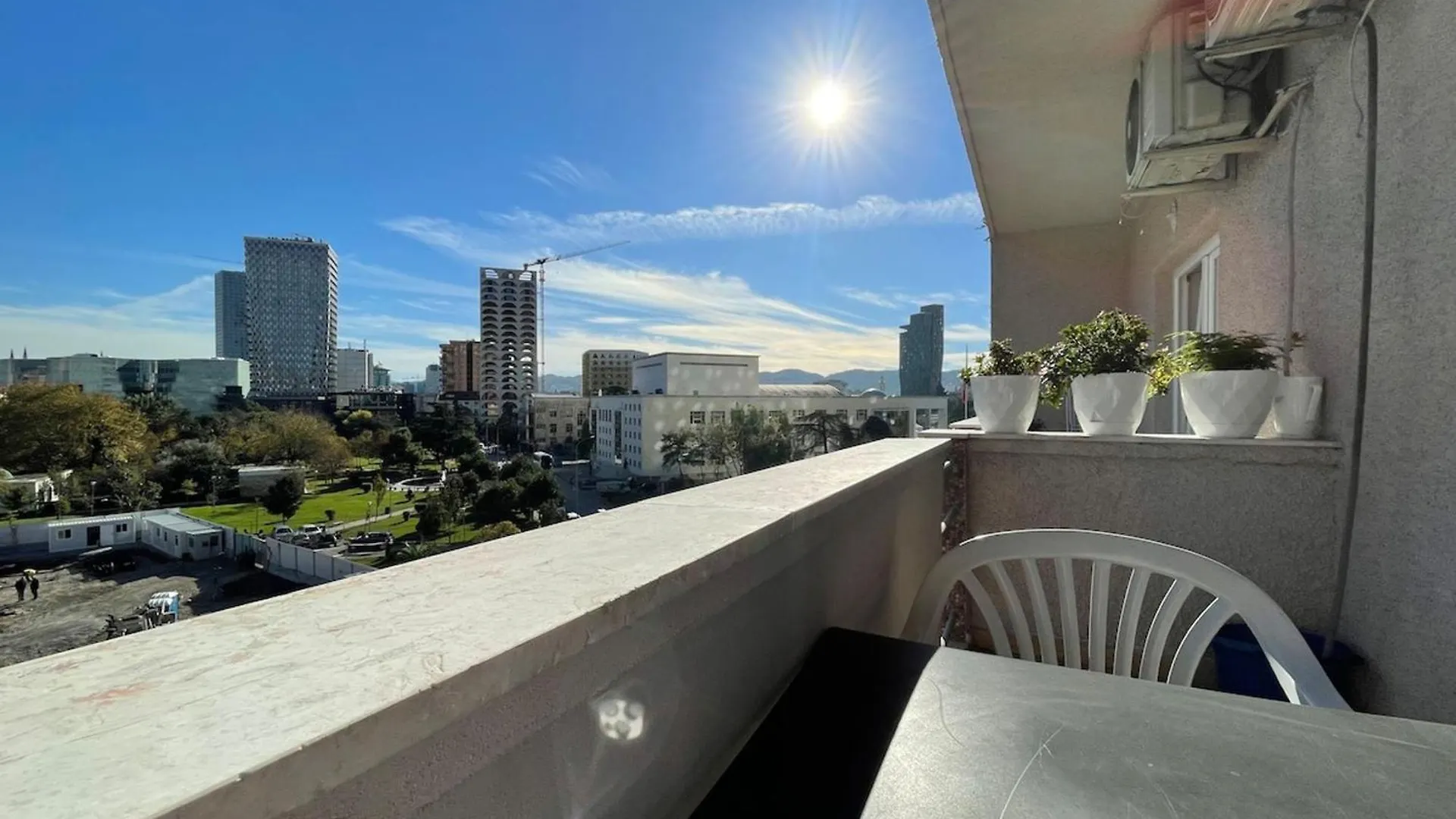 Kadare City-Center Apartment With Balcony Tirana