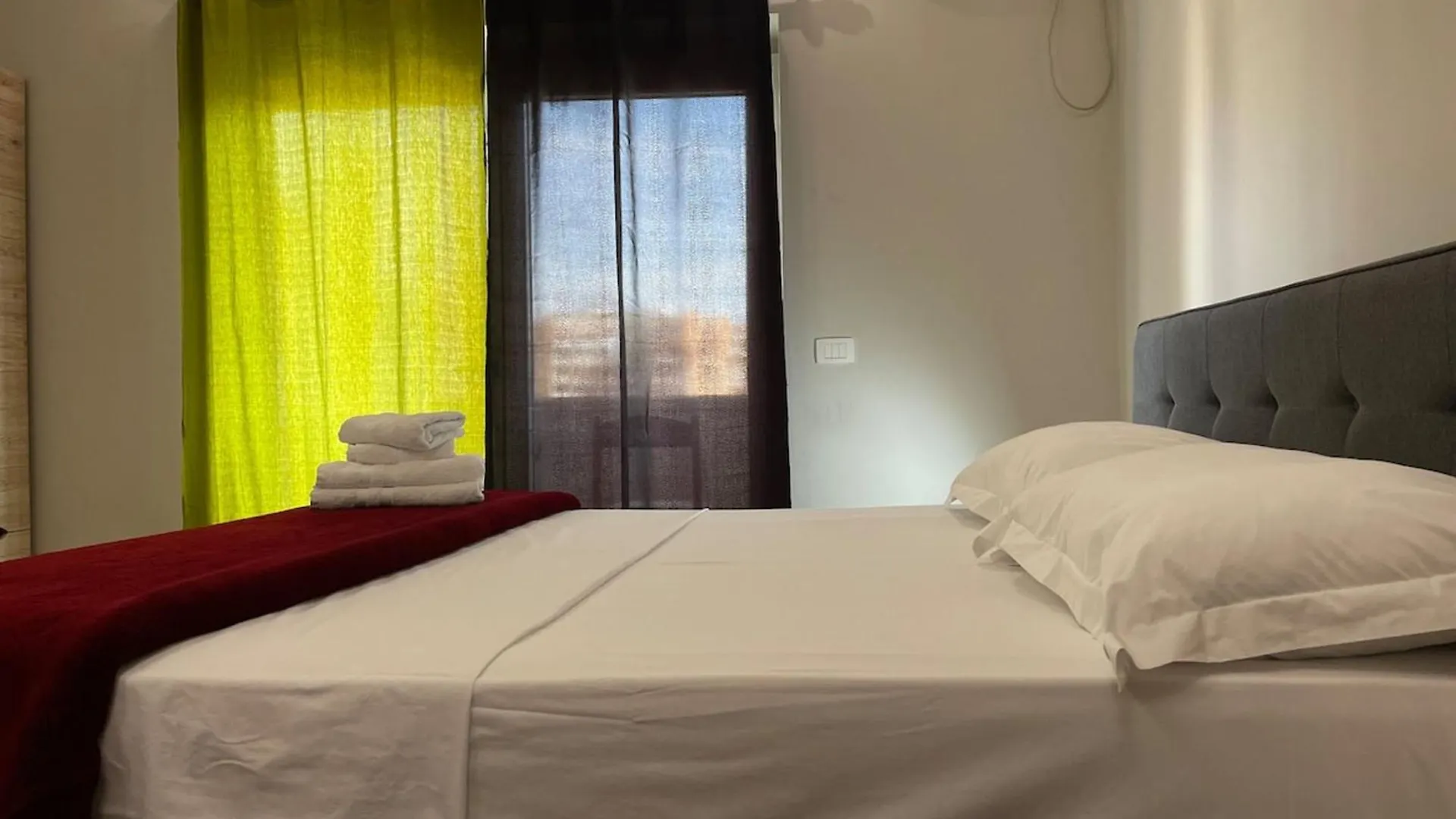 Kadare City-Center Apartment With Balcony Tirana